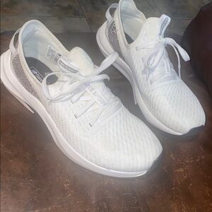 Reebok Women's White and Tan Sneakers